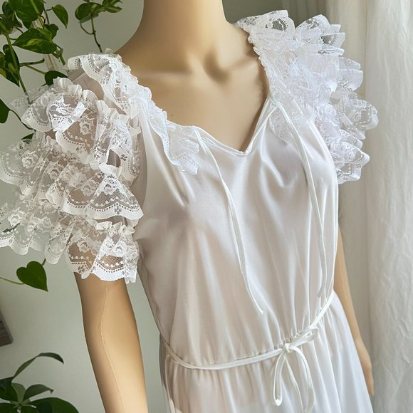 Vintage Other - VINTAGE Bloomies White Silky Lace Ruffle CottageCore Nightgown Small